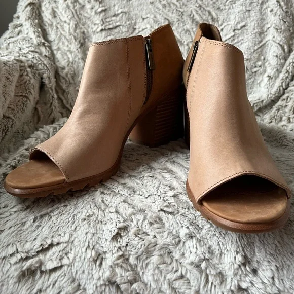 Sorel Nadia Ankle Boot (New!) - Picture 4 of 14